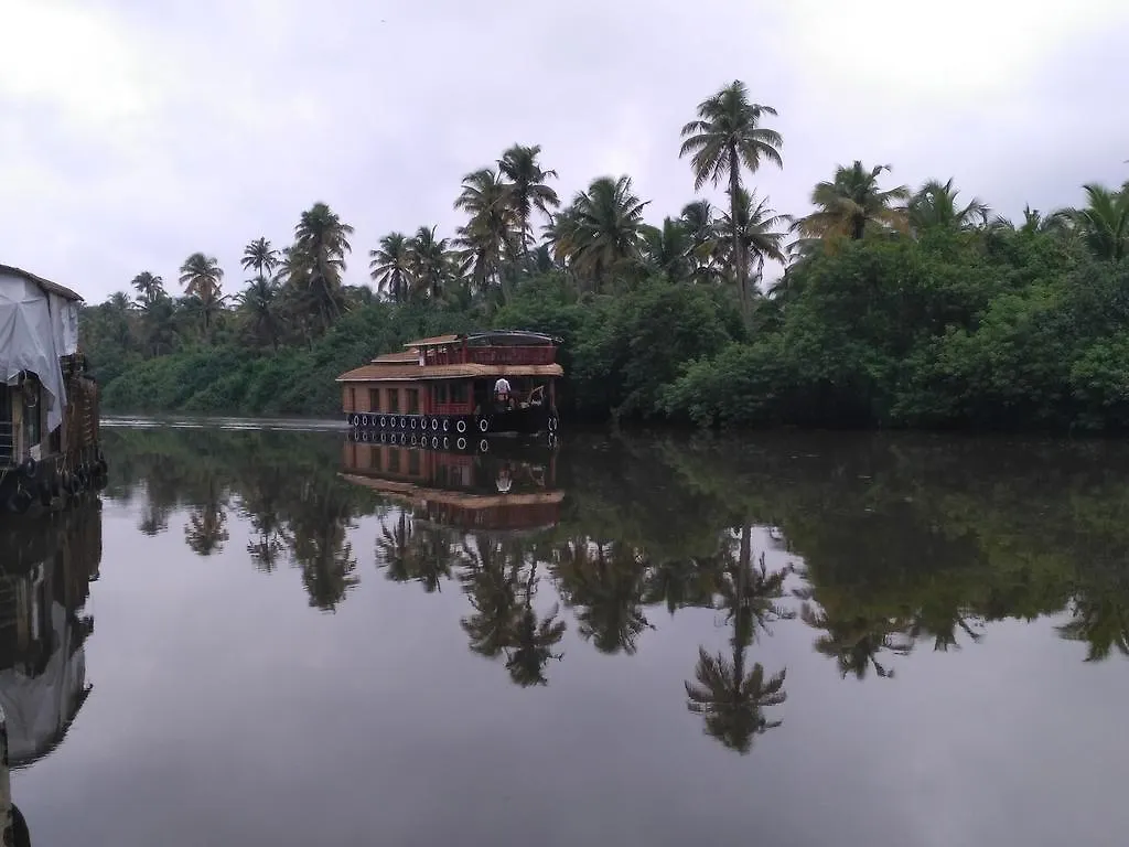 Mango Kerala Houseboats Hotel Kumarakom Botel