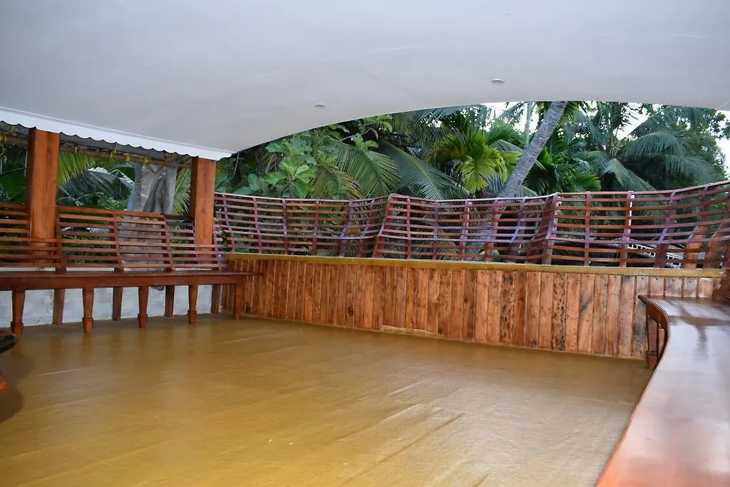 Botel Mango Kerala Houseboats Hotel Kumarakom
